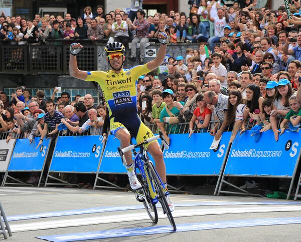 Zmęczony, ale zwycięski Contador, uradowany Martin