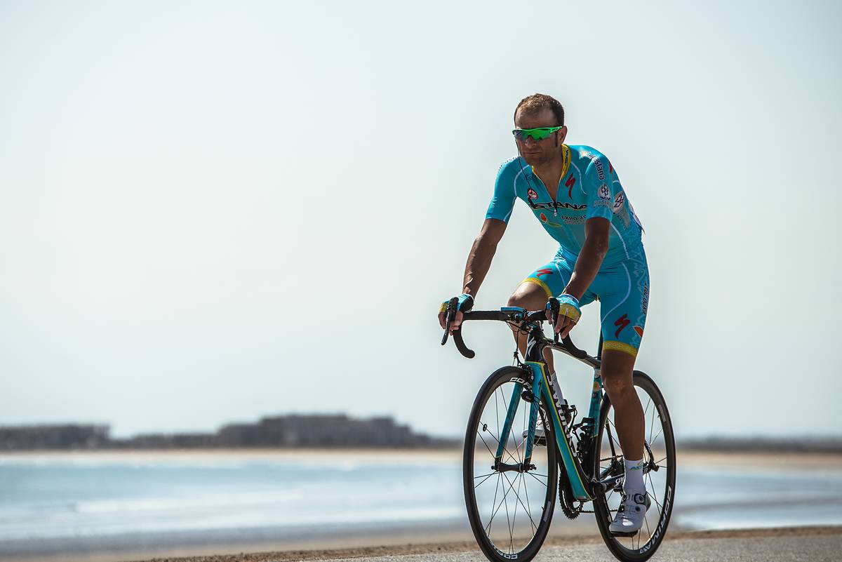Michele Scarponi. na rowerze