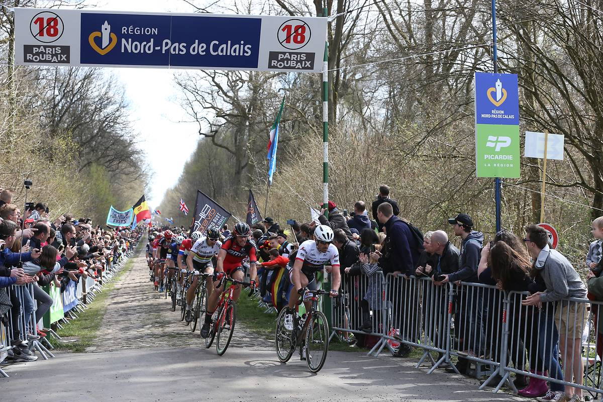 Paryż-Roubaix 2016: eksplozja Haymana, upadki Cancellary, zadowolenie Boonena