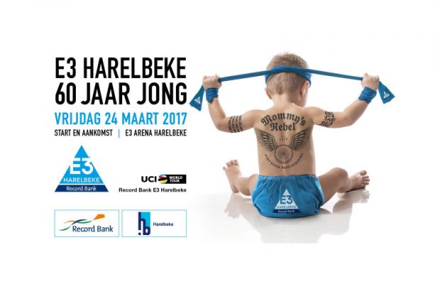 Plakat wyścigu E3 Harelbeke z bobasem owijającym głowę niebieską szarfą i tatuażami na plecach.