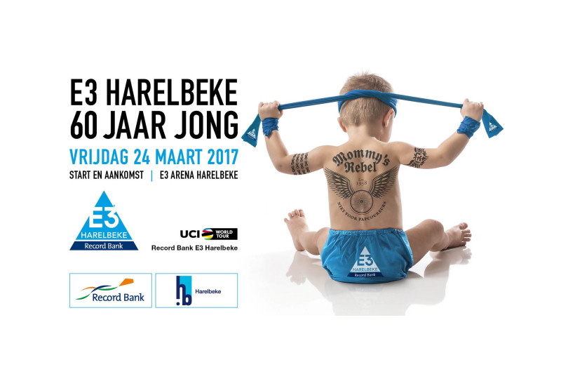 Plakat wyścigu E3 Harelbeke z bobasem owijającym głowę niebieską szarfą i tatuażami na plecach.