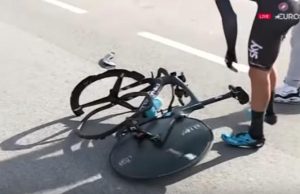 Połamany rower Gianniego Moscona. Sprawie awarii koła przygląda się firma Shimano