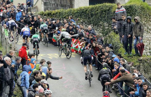 podjazd na trasie Vuelta al Pais Vasco