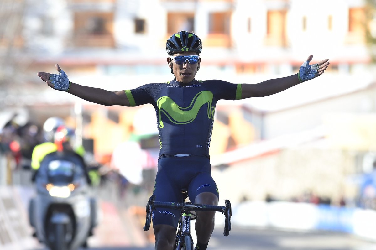 Nairo Quintana celebruje zwycięstwo na 4. etapie Tirreno-Adriatico 2017