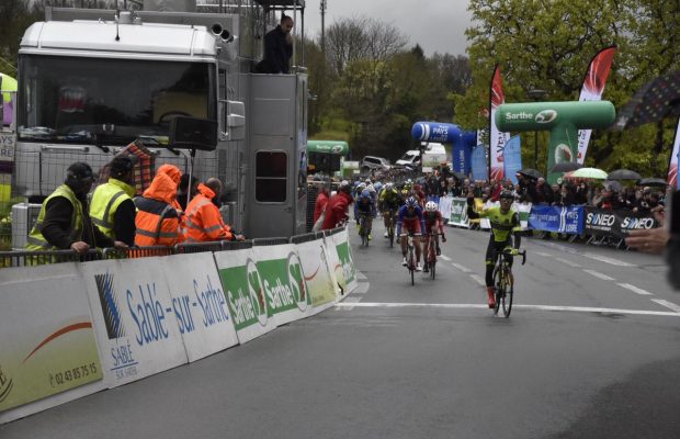 Justin Jules wygrywa finisz z peletonu na 1. etapie Circuit Cycliste Sarthe - Pays de Loire