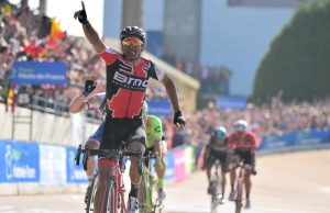 Greg van Avermaet wygrywa Paryż-Roubaix