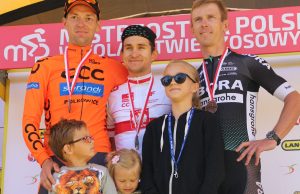 Marcin Białobłocki, Michał Kwiatkowski i Maciej Bodnar na podium wyścigu