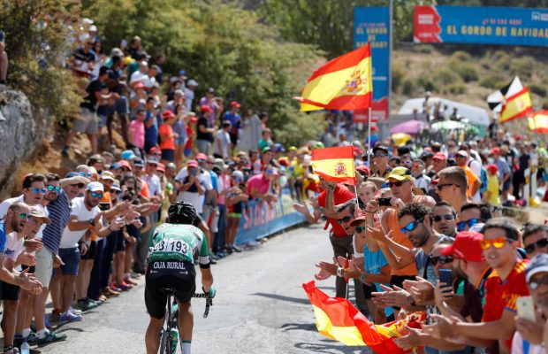 kibice na trasie Vuelta a Espana