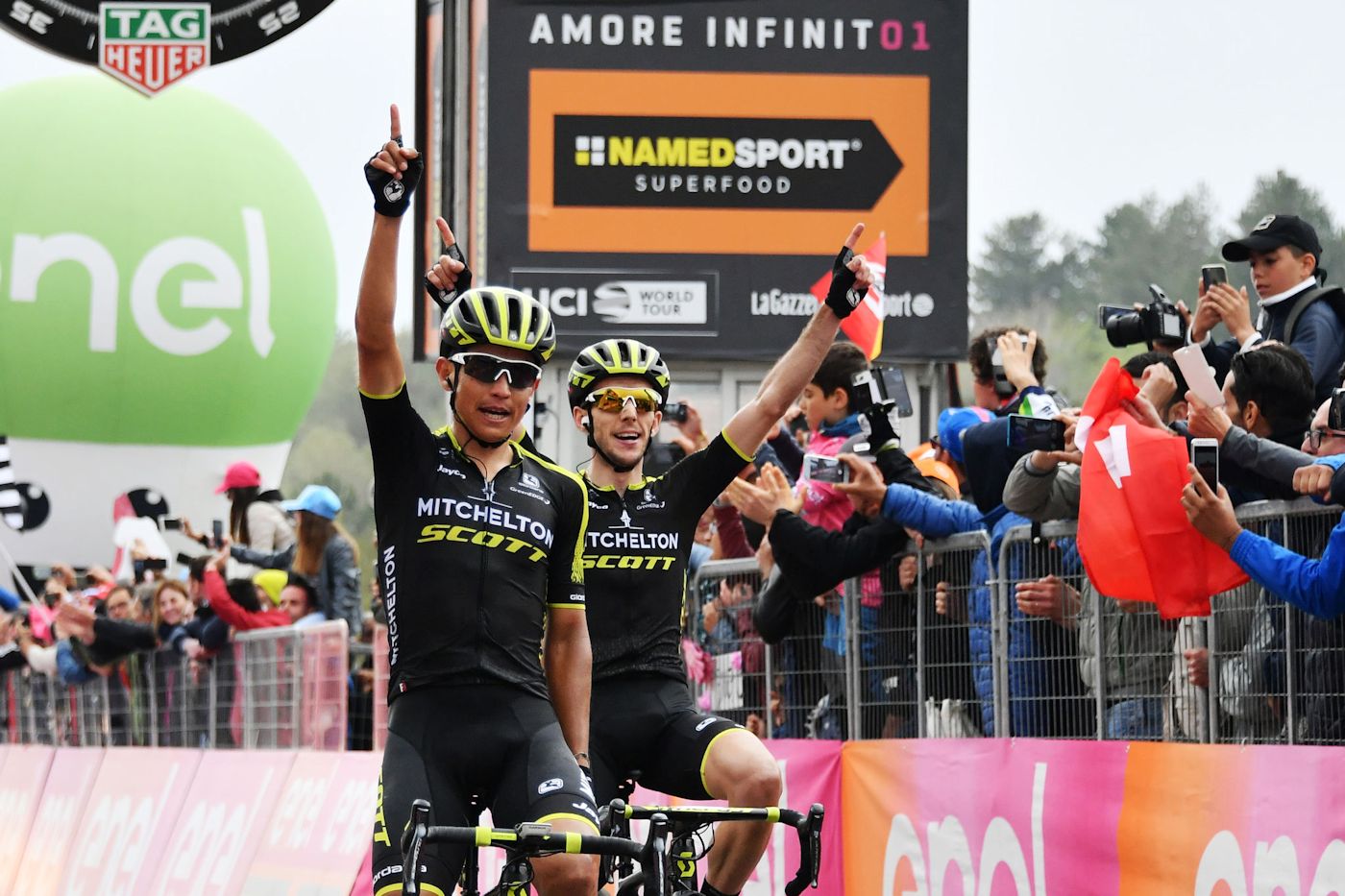 Giro d’Italia 2018: etap 6. Dublet Mitchelton, Esteban Chaves przed Simonem Yatesem