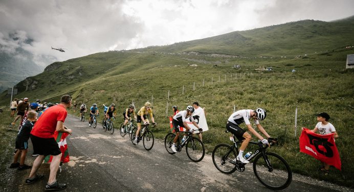 Tour de France 2018. Rozczarowany Bardet, zadowolony Martin, skupiony Roglic