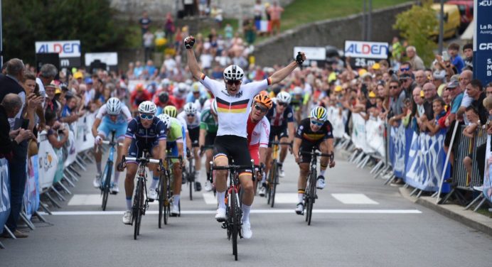 Tour de l’Avenir 2018: etap 1. Max Kanter przed Alanem Banaszkiem