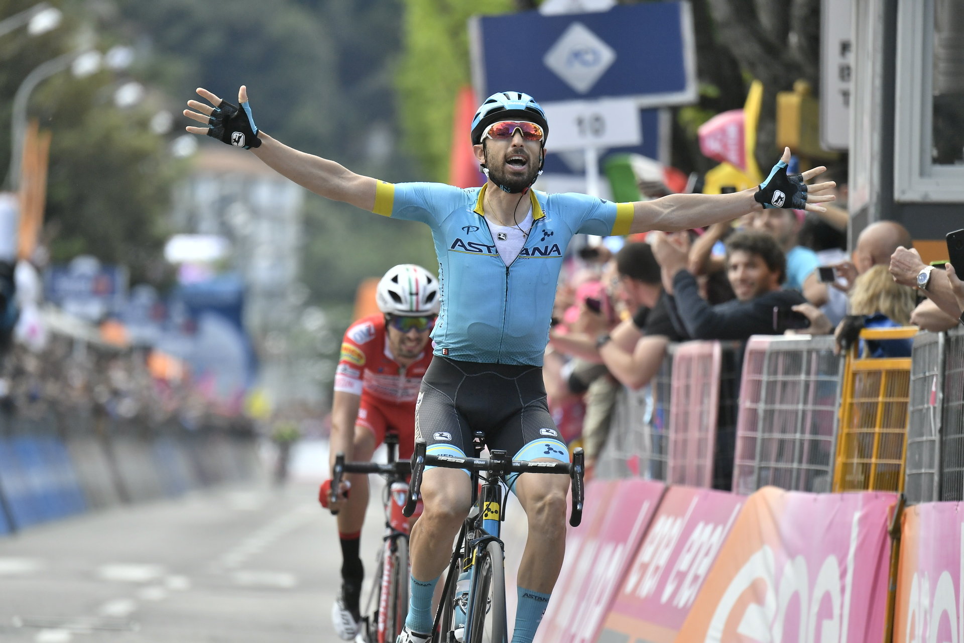 Giro d’Italia 2019: etap 15. Dario Cataldo w Como