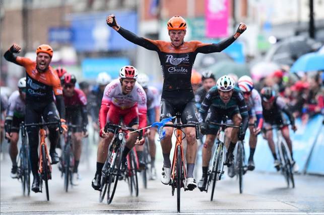 Tour de Yorkshire 2019: etap 1. Jasper Asselman na ostatnich metrach