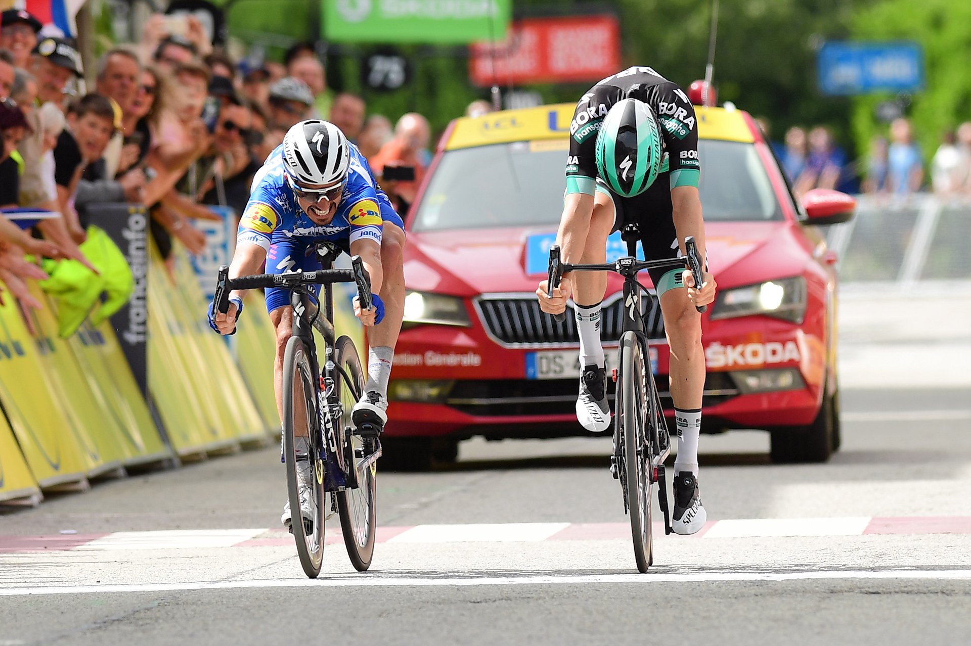 Critérium du Dauphiné 2019: etap 6. Julian Alaphilippe o włos