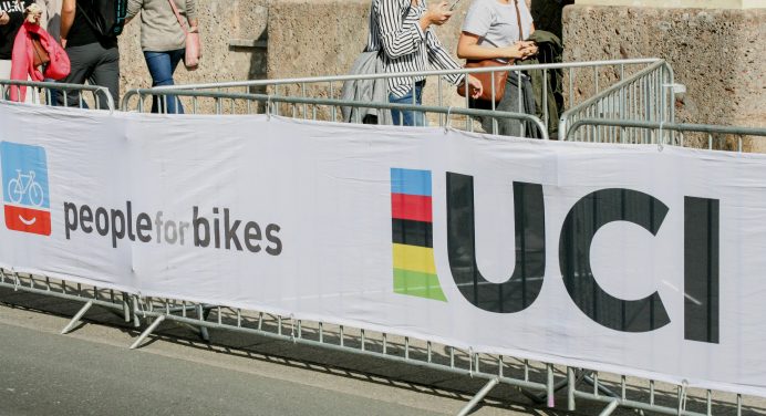 UCI szuka oszczędności