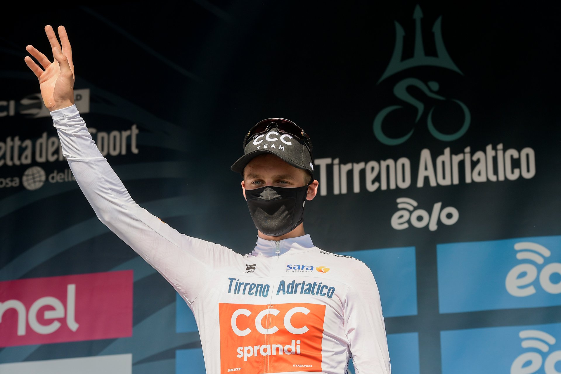 Tirreno-Adriatico 2020. Szymon Sajnok w koszulce najlepszego młodzieżowca