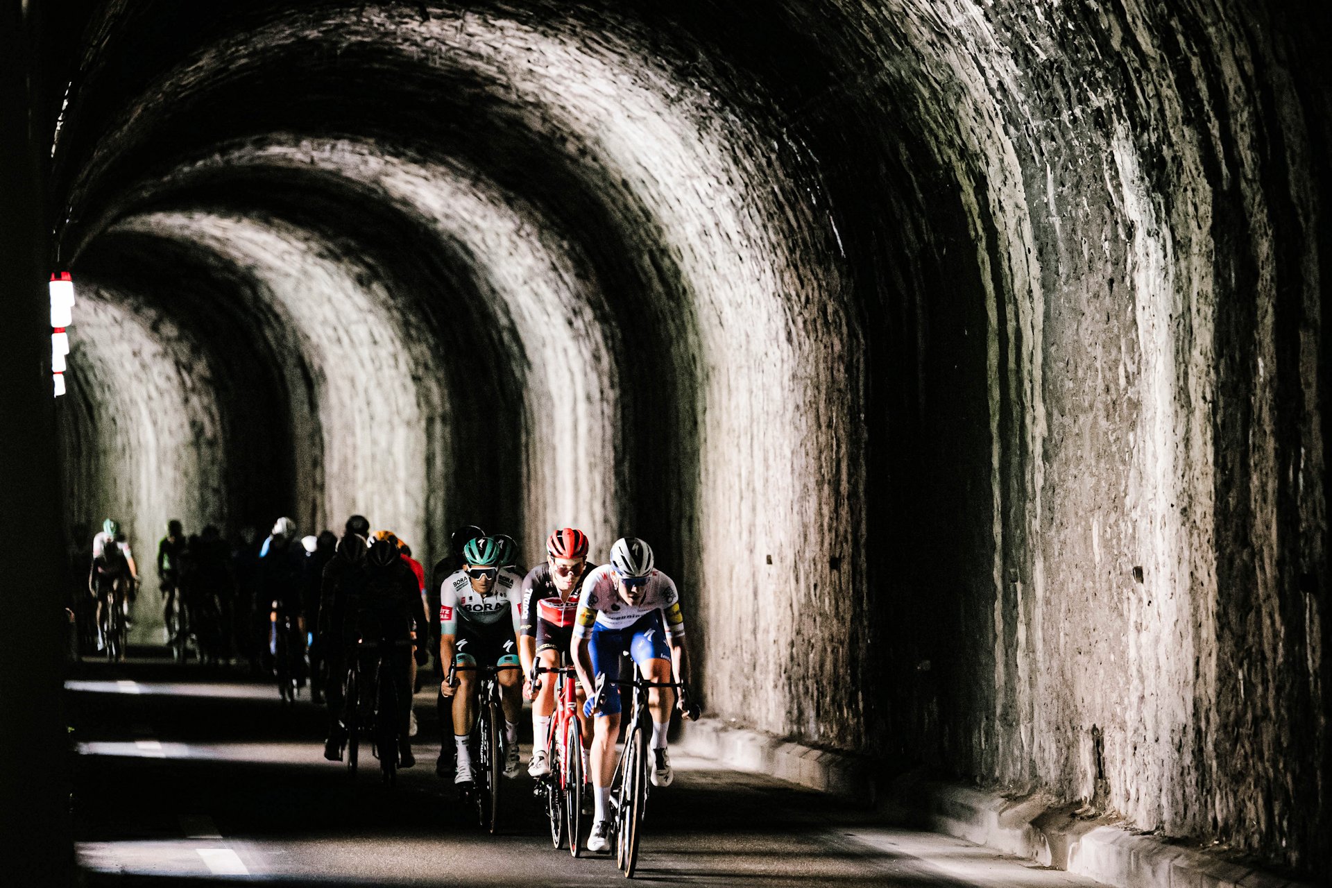 Koronawirus. 8 pozytywnych testów po pierwszym tygodniu Giro d’Italia