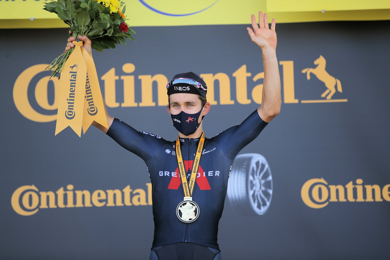 Michał Kwiatkowski na podium etapu Tour de France
