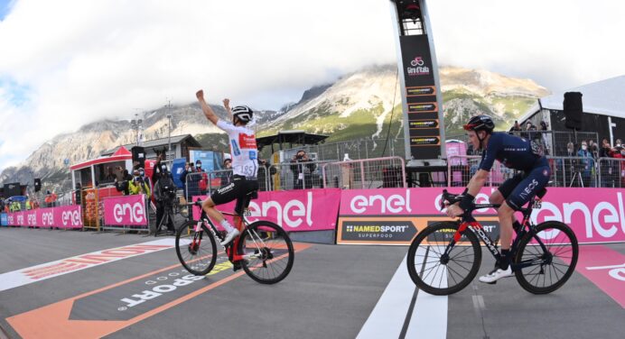 Czasówka i setne sekundy. Ile dzieli liderów Giro d’Italia?