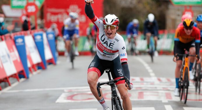 Vuelta a Espana 2020: etap 15. Jasper Philipsen na wyczerpującym finiszu