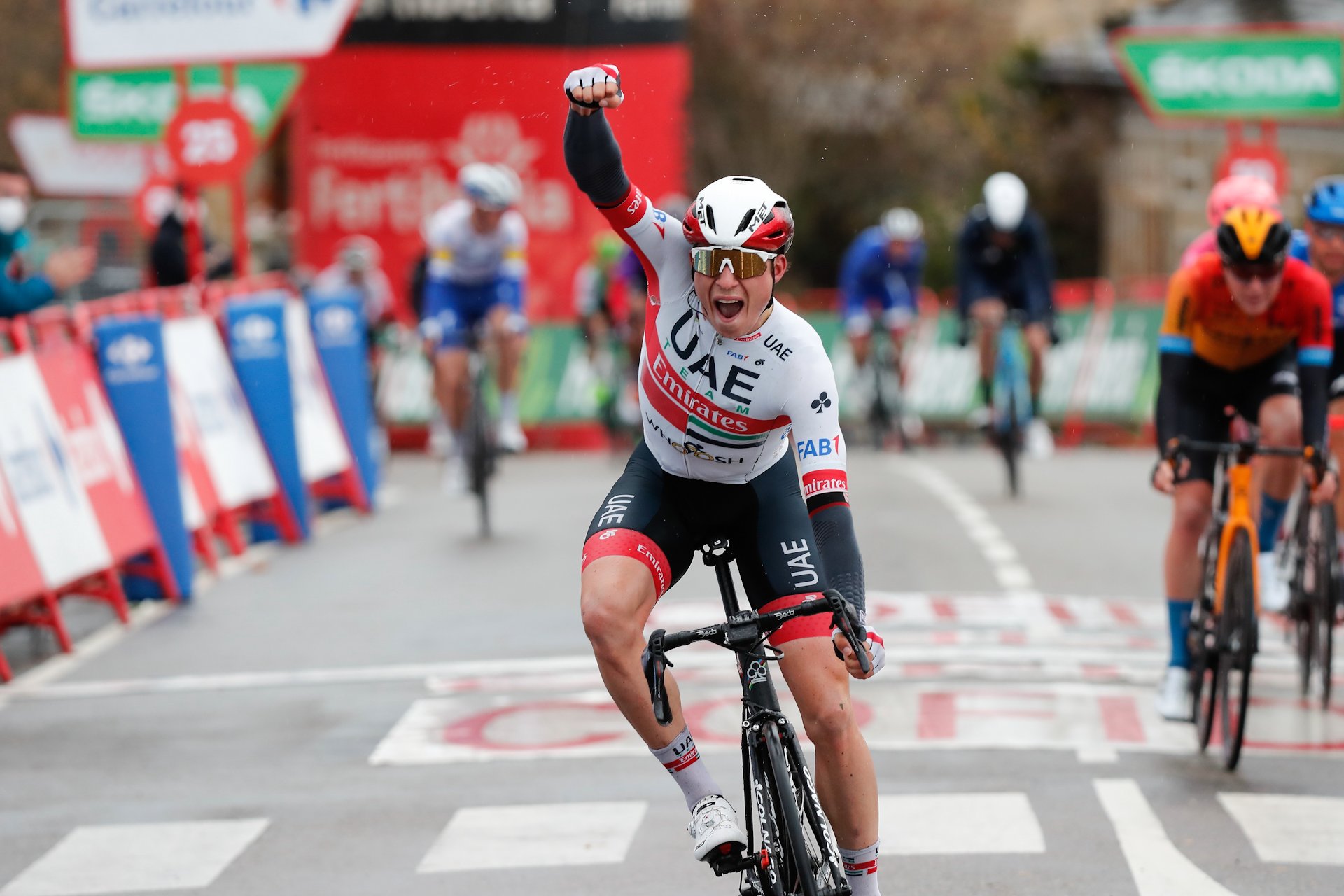 Vuelta a Espana 2020: etap 15. Jasper Philipsen na wyczerpującym finiszu