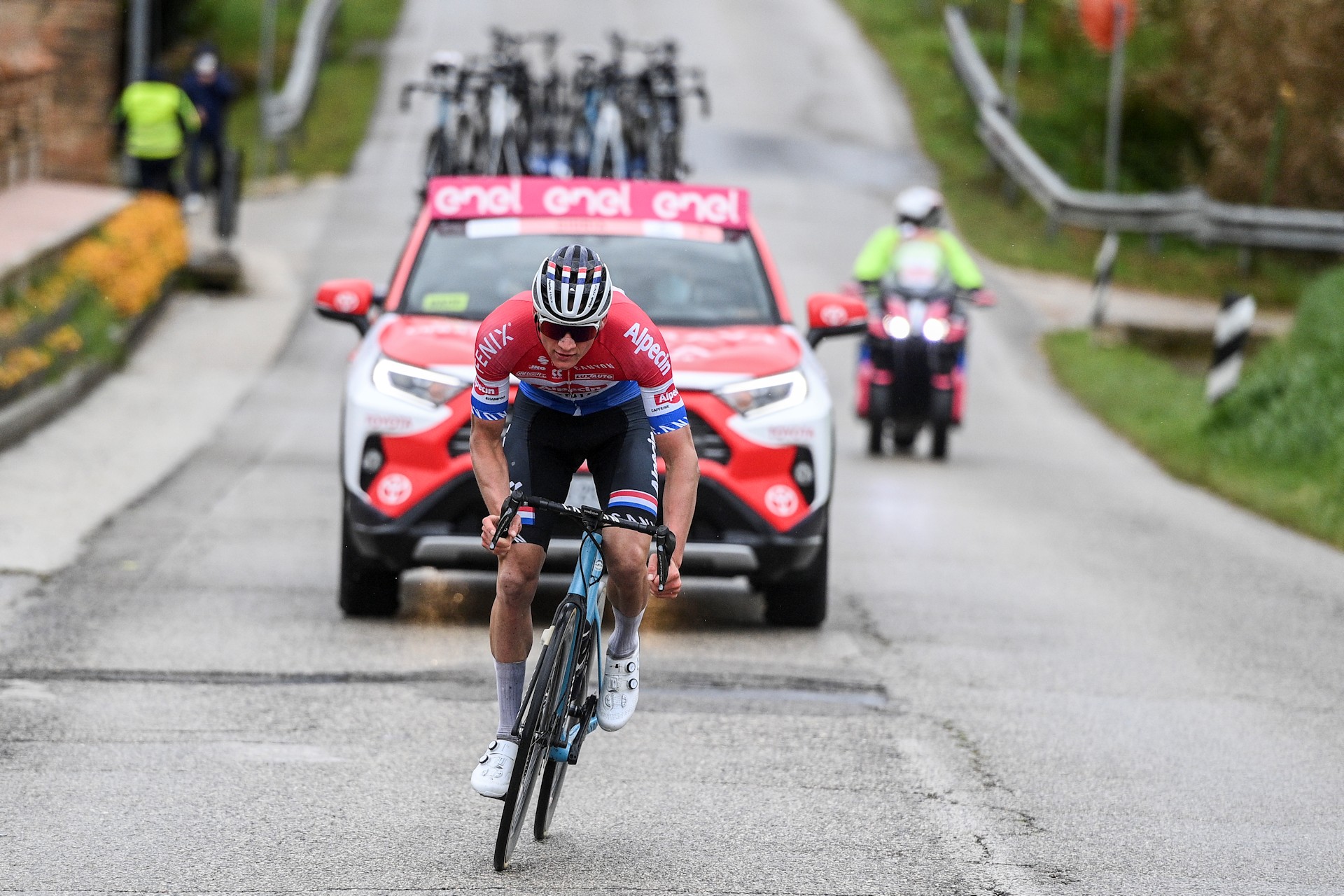 Tour de Suisse 2021. Mathieu van der Poel bez zawahania