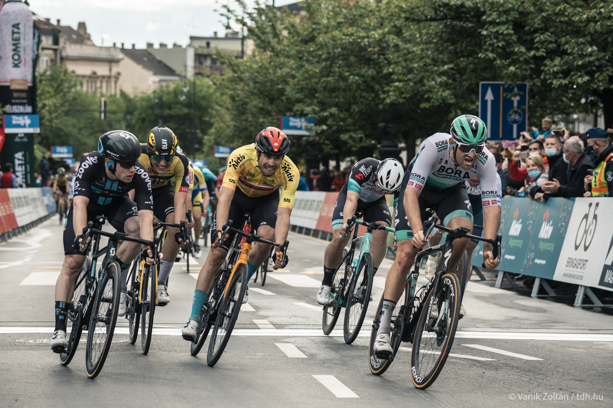 Tour de Hongrie 2021: etap 2. Jordi Meeus z peletonu
