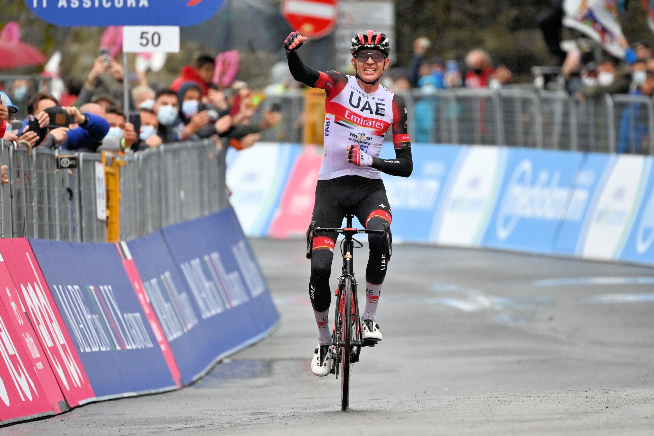 Giro d’Italia 2021: etap 4. Joe Dombrowski po ucieczce, zmiana lidera w Sestoli