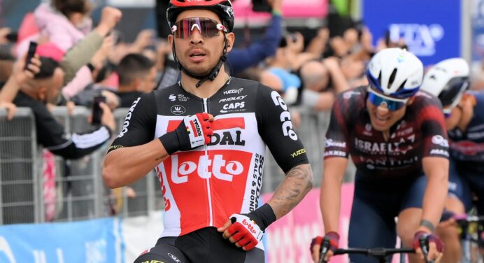 Giro d’Italia 2021: etap 7. Caleb Ewan sam przeciw wszystkim