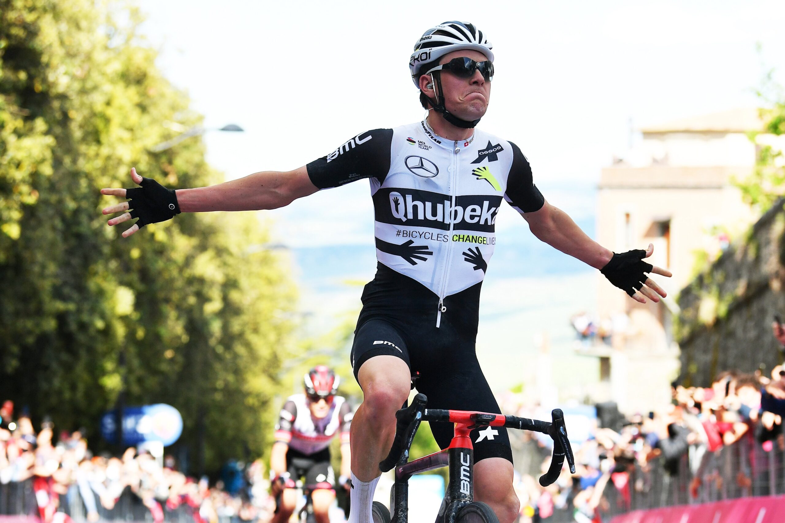 Mauro Schmid wygrywa etap Giro d'Italia 2021 w Montalcino