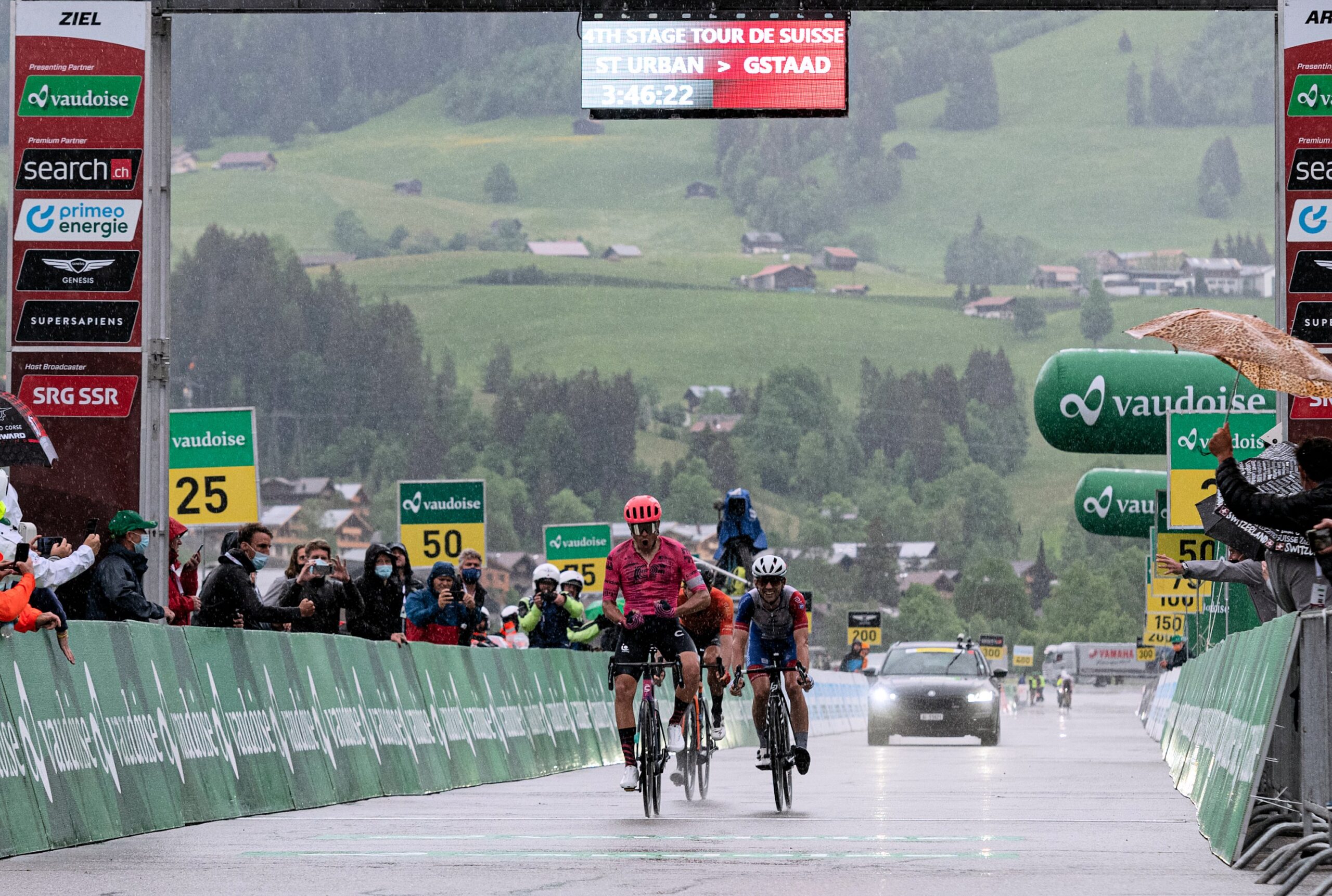Tour de Suisse 2021: etap 4. Stefan Bissegger zabłysnął w Gstaad