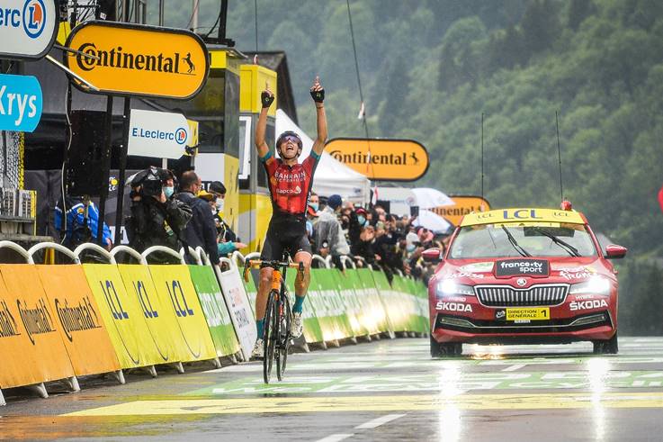 Tour de France 2021: etap 8. Teuns bierze etap, Pogacar bezlitosny dla rywali