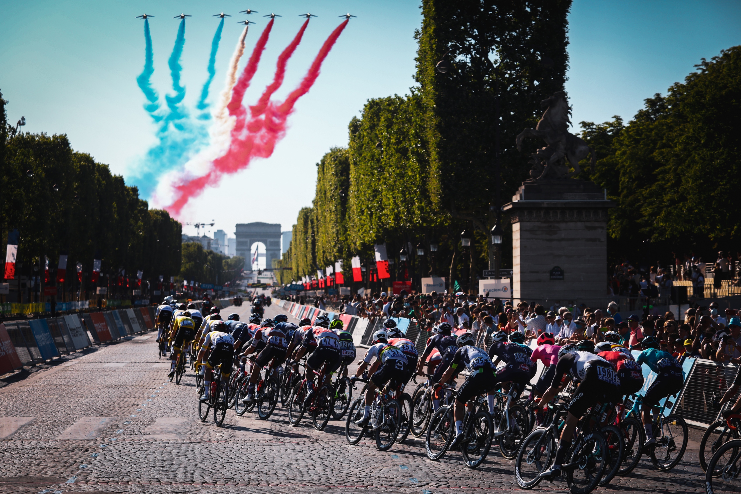 Recenzja: Tour de France: w sercu peletonu