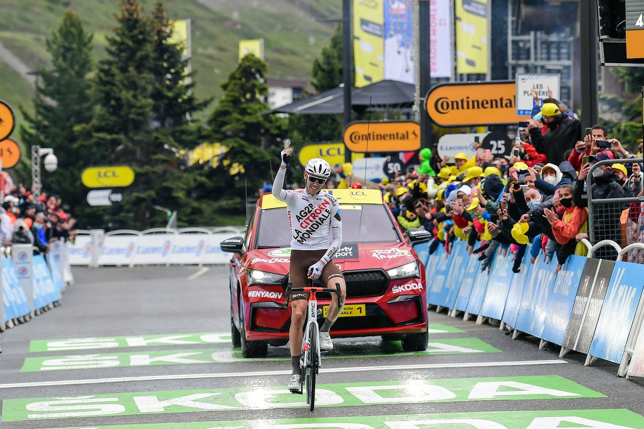 Tour de France 2021: etap 9. Ben O’Connor w znoju po glorię