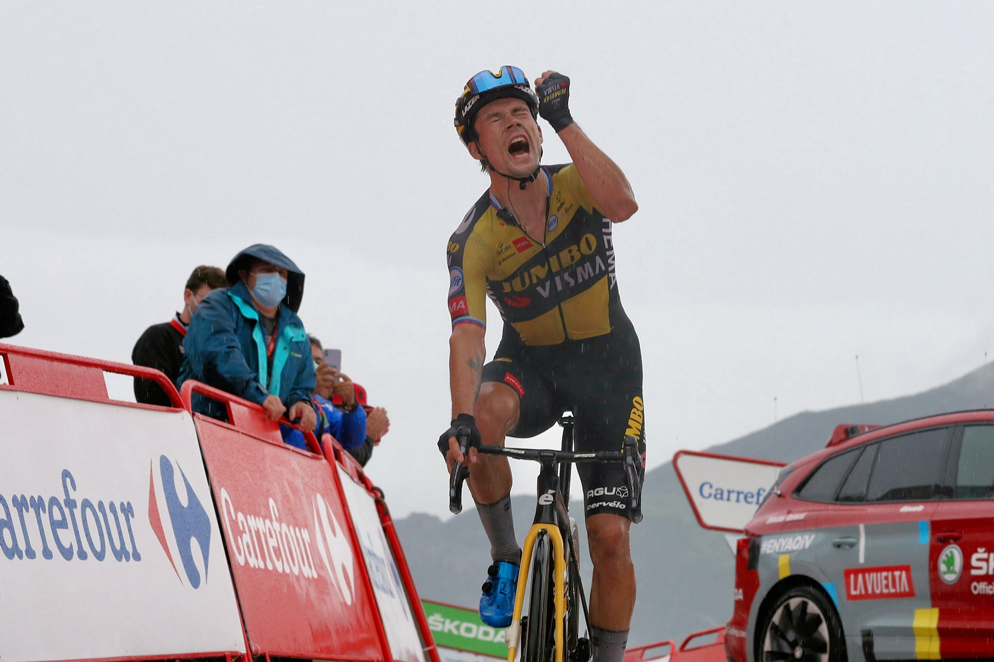 Vuelta a Espana 2021: etap 17. Primoz Roglic na Lagos de Covadonga