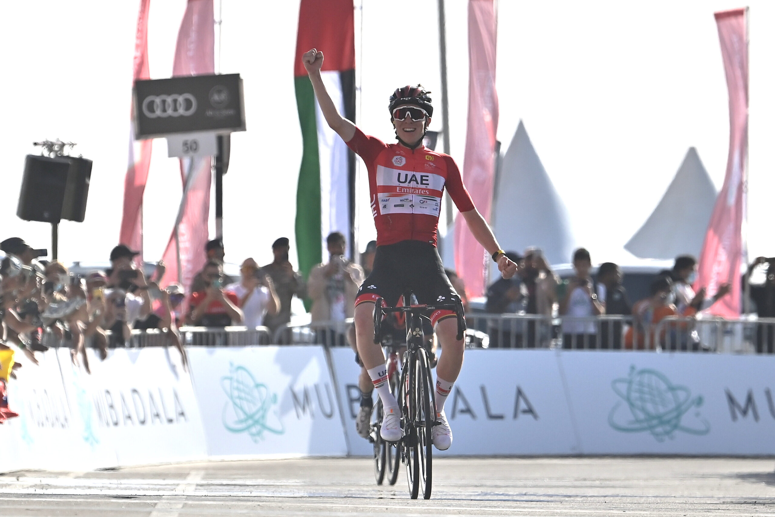 Tadej Pogacar wygrywa etap UAE Tour 2022