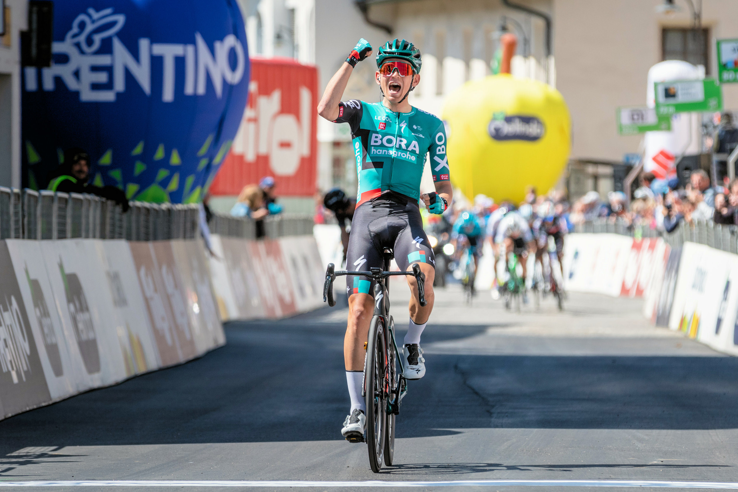 Tour of the Alps 2022: etap 3. Lennard Kämna najlepszy po ucieczce