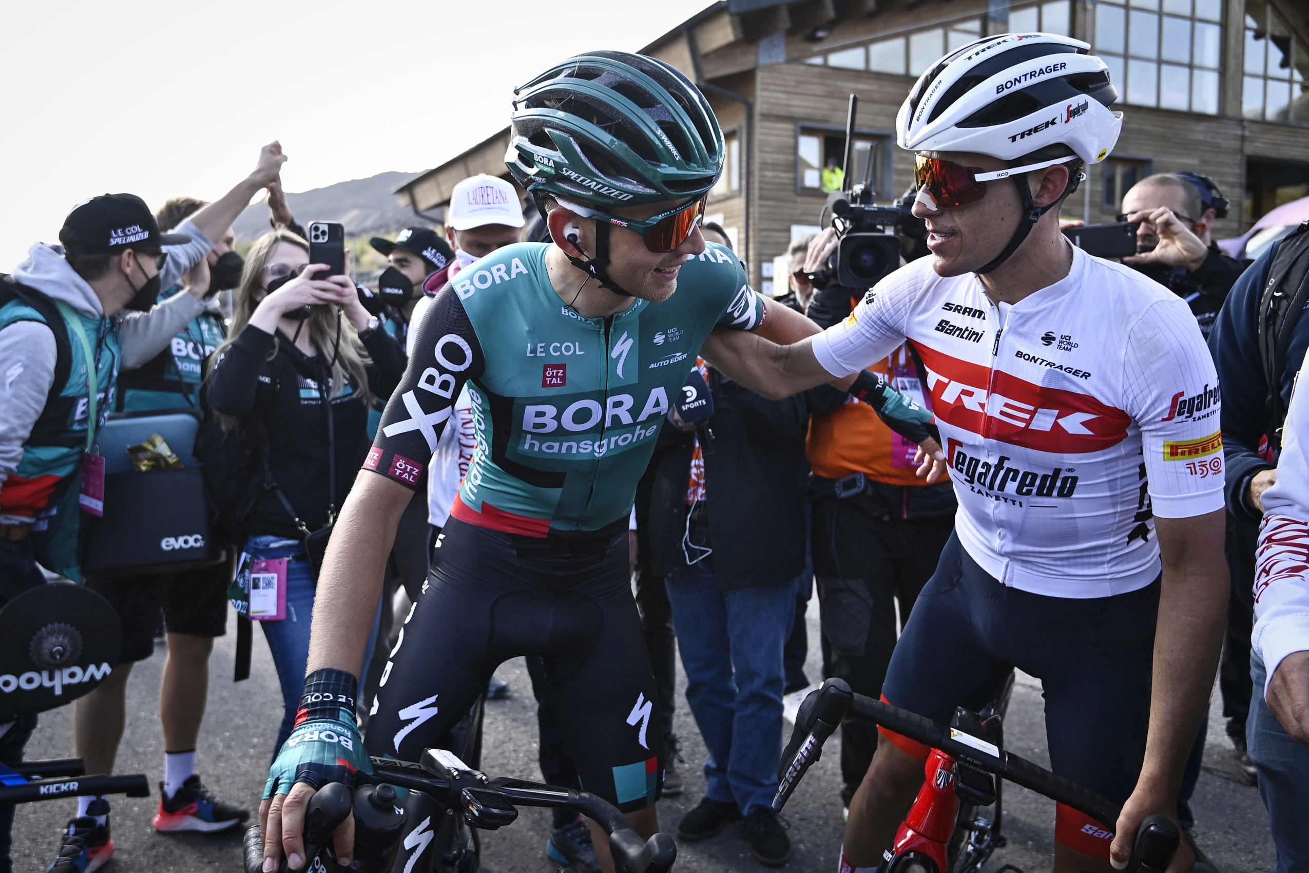 Lennard Kämna i Juan Pedro Lopez podczas Giro d'Italia.