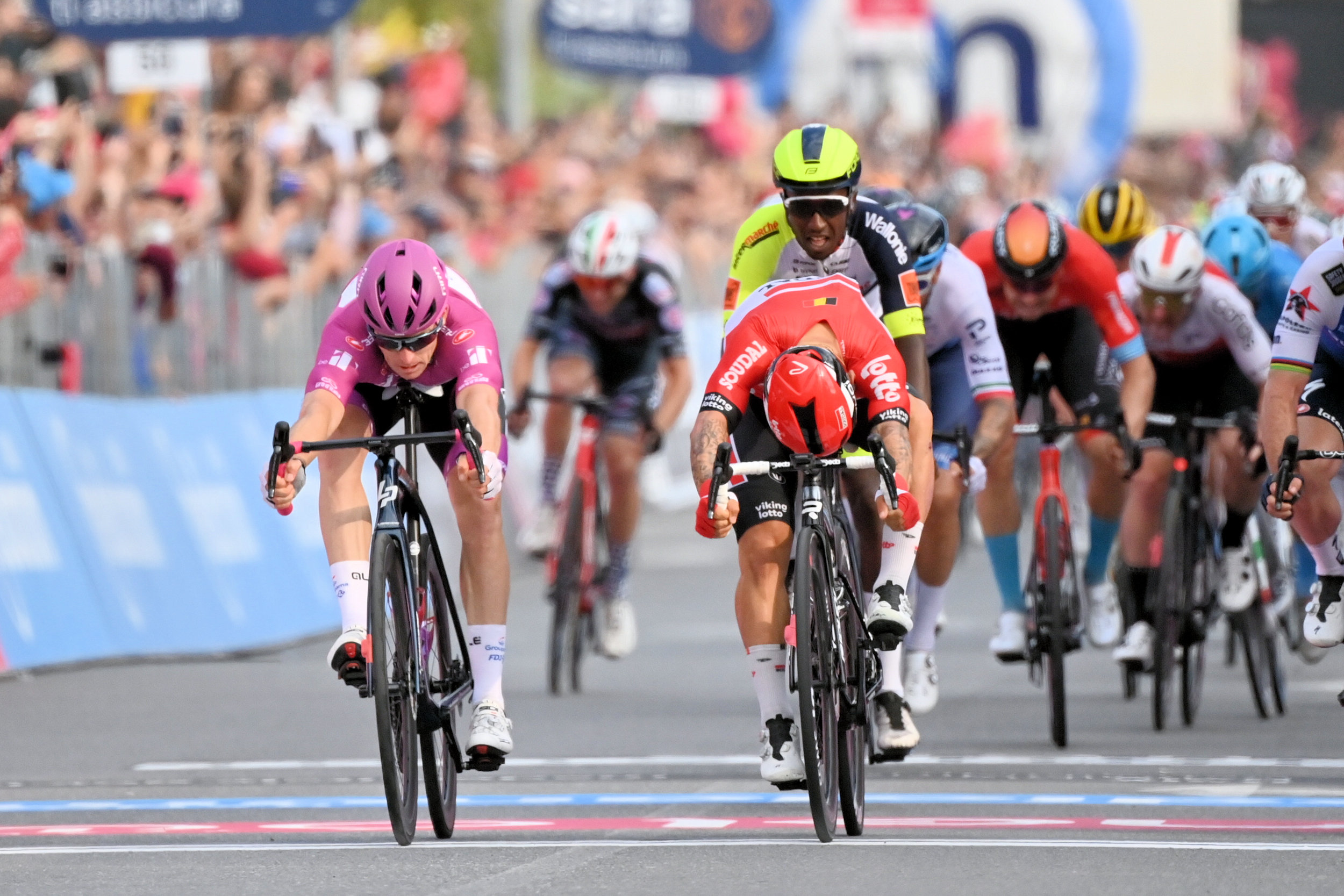 Giro d’Italia 2022: etap 6. Arnaud Demare w ostatniej chwili