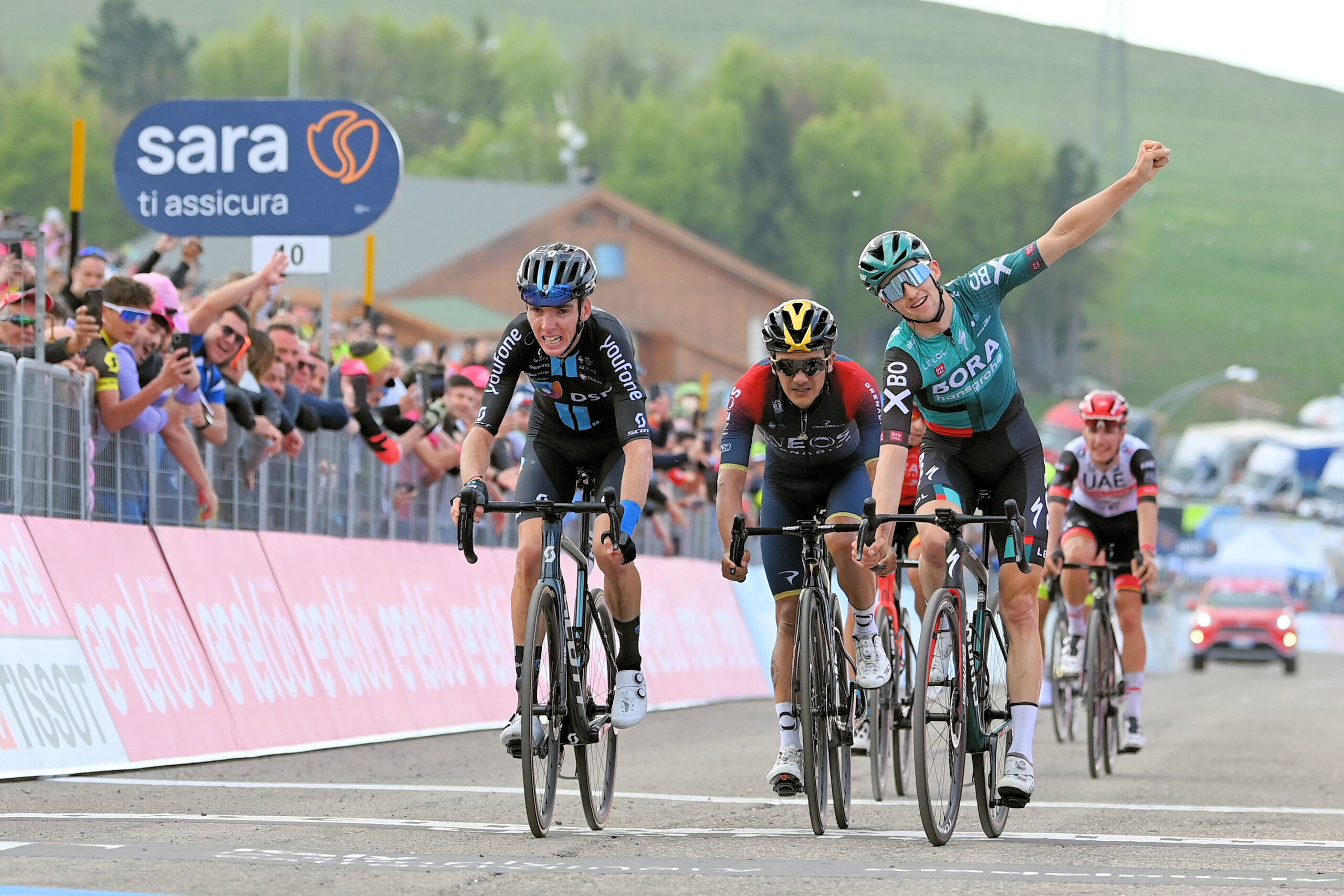 Giro d’Italia 2022: etap 9. Jai Hindley na Blockhausie
