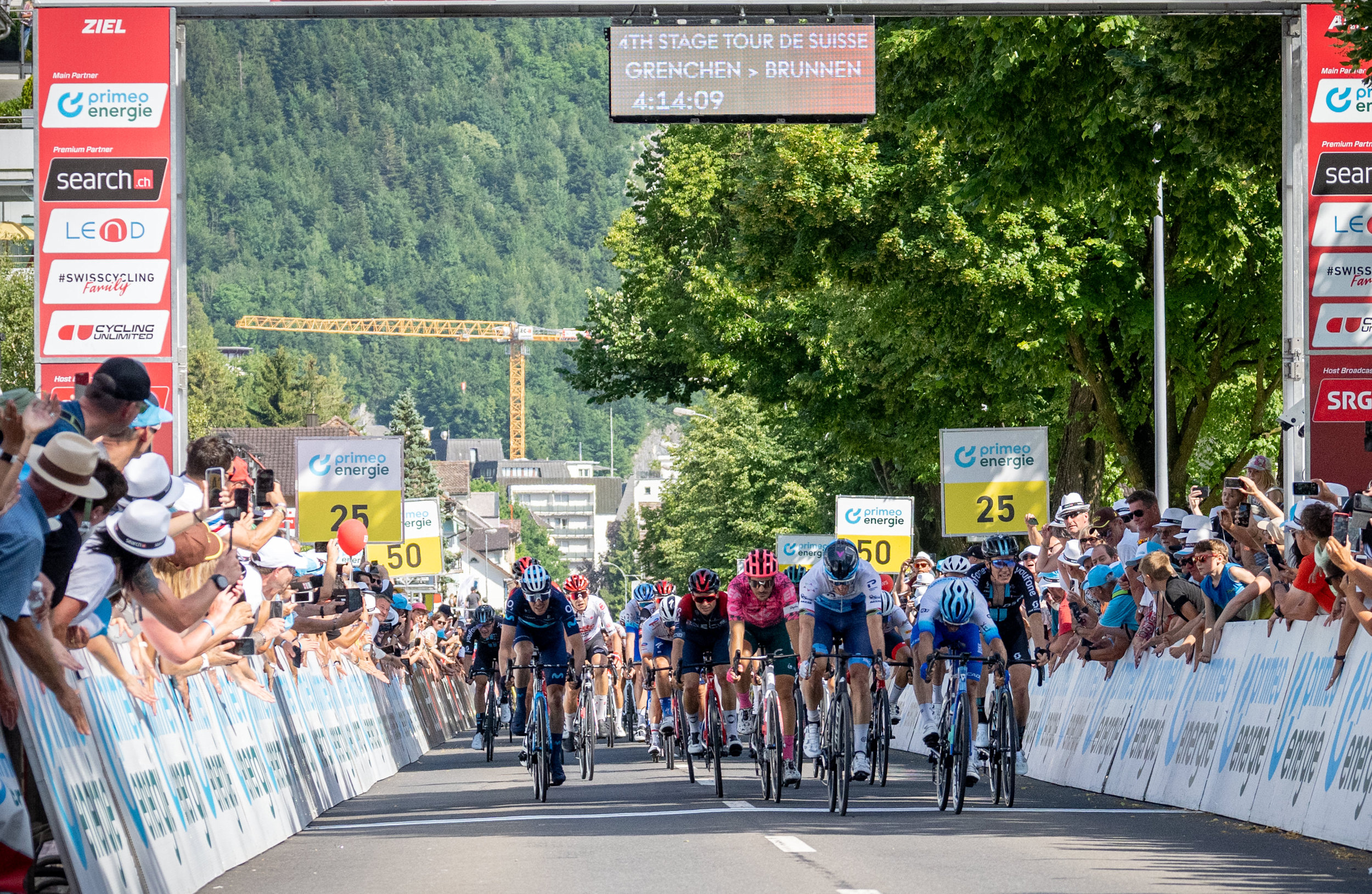 Tour de Suisse 2022: etap 4. Daryl Impey wykorzystał szansę