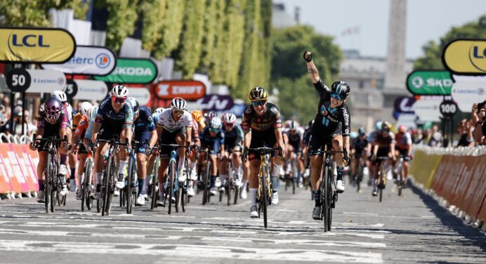 Tour de France Femmes 2022: etap 1. Lorena Wiebes na Polach Elizejskich