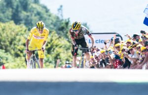 Tadej Pogacar i Jonas Vingegaard walczą na La Planche des Belles Filles podczas Tour de France