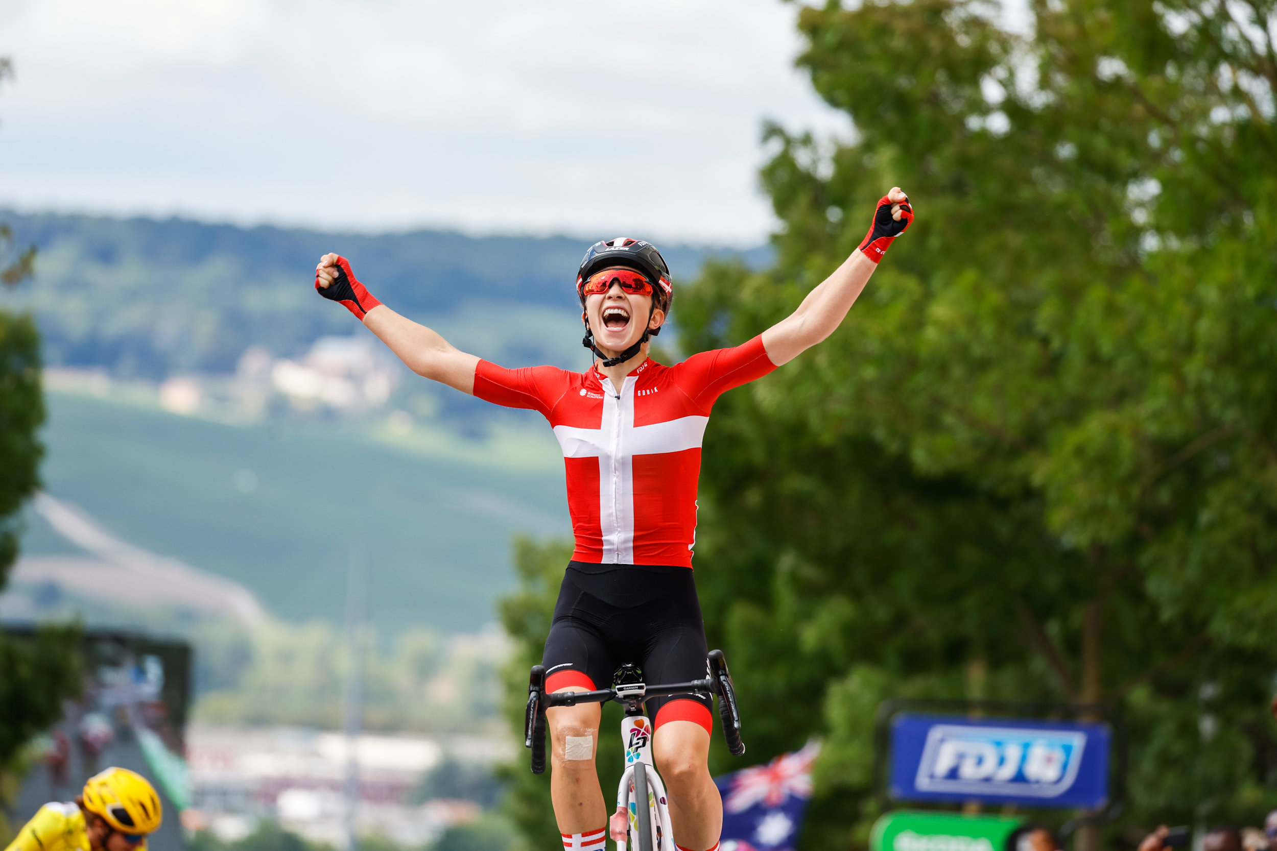 Tour de France Femmes 2022: etap 3. Sukces Cecilie Uttrup Ludwig, Niewiadoma wyszła z tarapatów