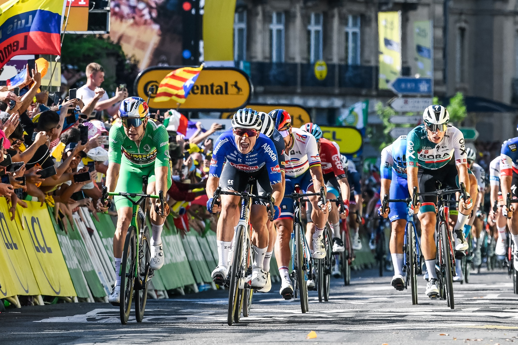 Jasper Philipsen odnosi swoje pierwsze zwycięstwo w Tour de France
