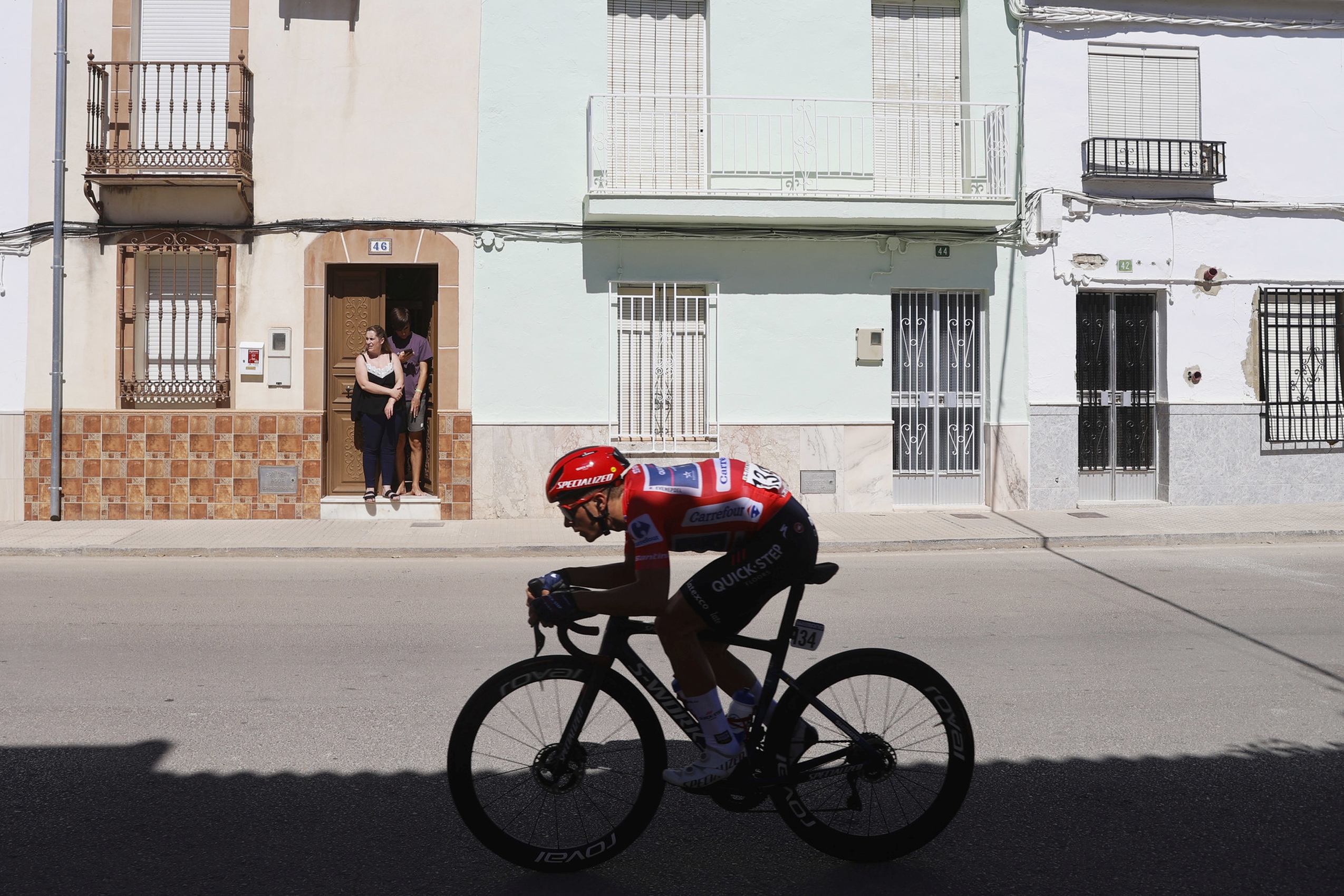 Remco Evenepoel w koszulce lidera Vuelta a Espana