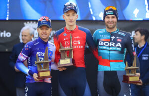 Ben Turner na podium Vuelta a Murcia