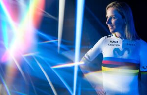 Annemiek van Vleuten w koszulce mistrzyni świata
