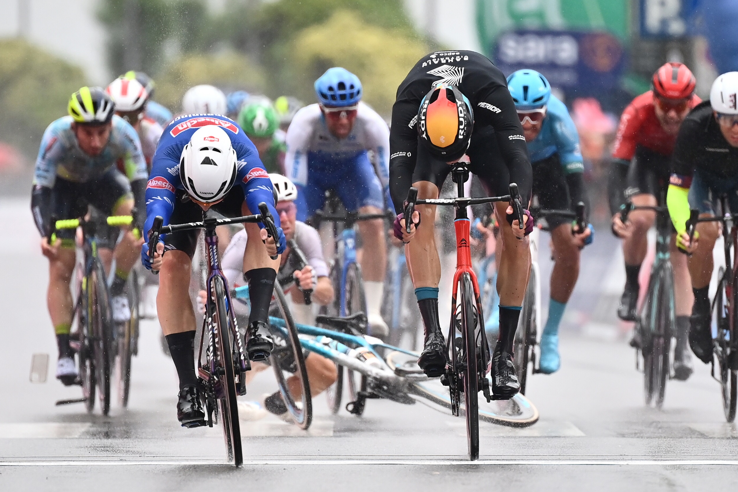 Kaden Groves wygrywa etap Giro d'Italia