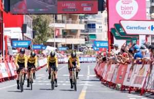 Ekipa Jumbo-Visma na mecie jazdy drużynowej na czas La Vuelta Femenina